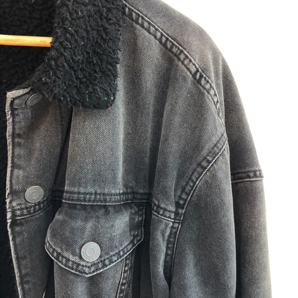 Black Sherpa Denim Jacket - Picture 3 of 5